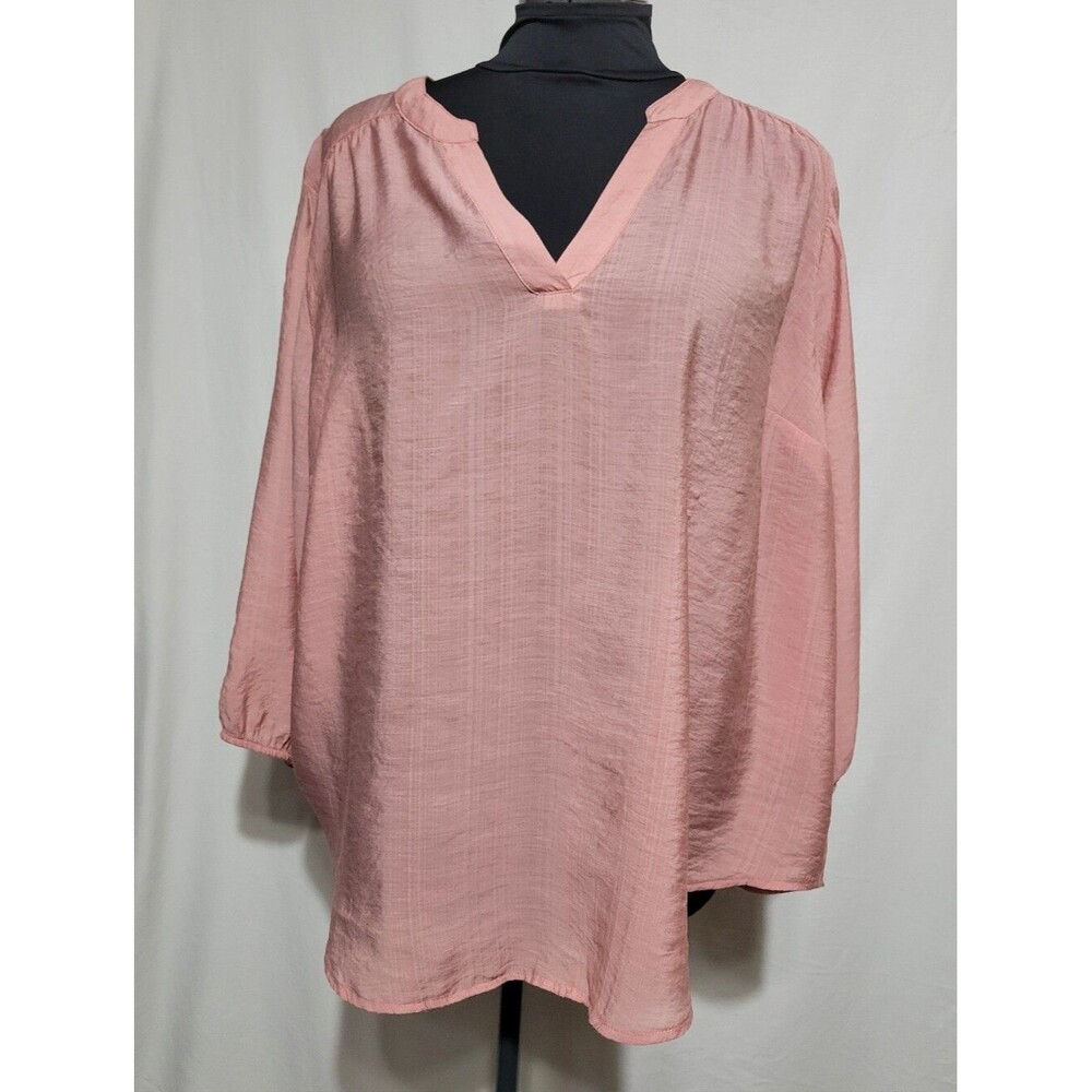 Torrid V-Neck Blouse Womens Size 2 Pink Excellent Textured Long Sleeve Top